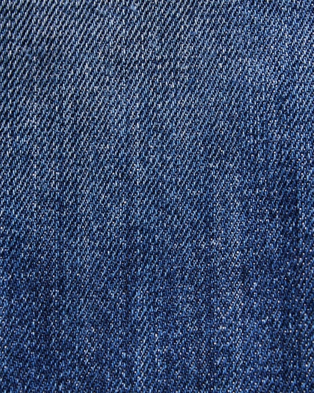 Collar de denim teñido con índigo natural, tono azul profundo